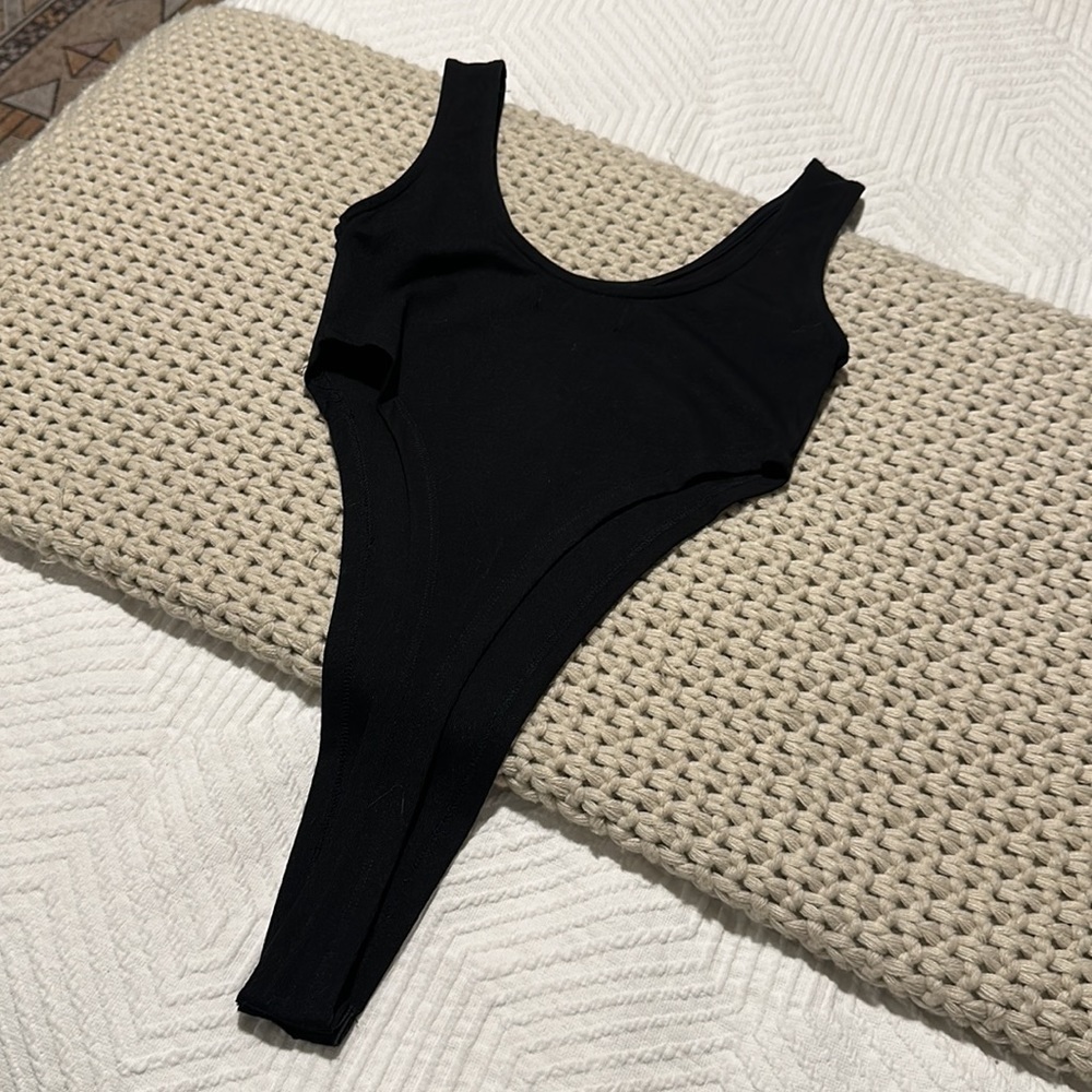 Adika bodysuit - Picture 2 of 3